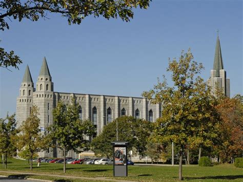 拉瓦尔大学是加拿大的主要大学之一