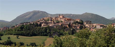 意大利留学 卡梅里诺大学是马尔凯大区的大学之一