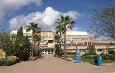 巴利阿里群岛大学是西班牙巴利阿里自治区里唯一的一所大学