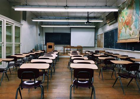 法国法语专业留学规划 本科法语出国可以选择哪些专业
