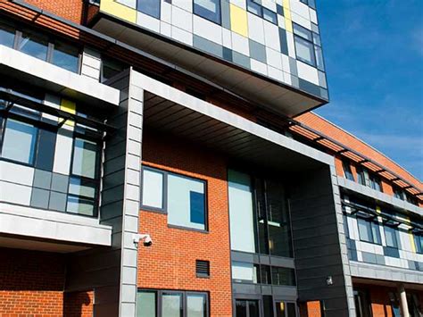 2011年英国密德萨斯大学：现代化综合性国立大学