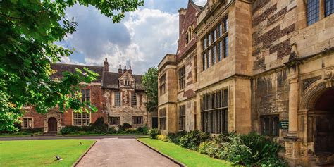 到世纪大学去留学教育学研究生好不好