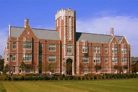 葡萄牙天主教大学基本概况及费用简介