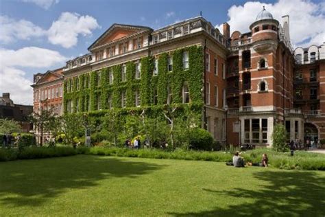 英国伦敦国王学院本科及硕士预科专业介绍