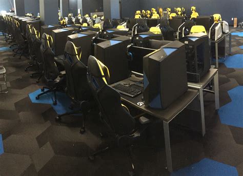 你是游戏爱好者吗？在美国印第安纳大学，对一个人打游戏说不！