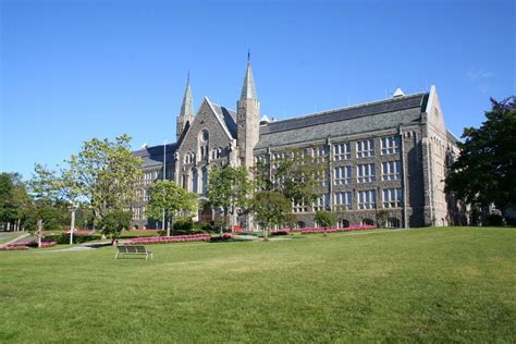 挪威奥散德大学学院课程设置