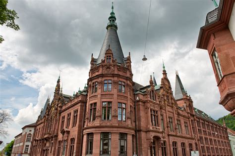德国留学 法兰克福大学是德国最着名的前十所大学之一