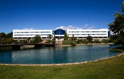 西班牙留学 马德里欧洲大学是规模的私立大学