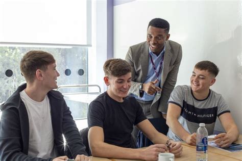 英国留学：全面解析爱丁堡龙比亚大学