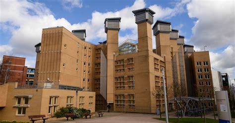 考文垂大學介紹 申請進入考文垂大學請看這里