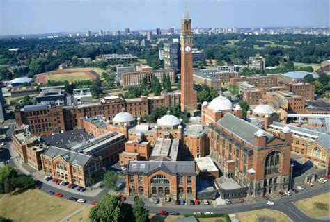 伯明翰城市大学是英国最新的大学之一