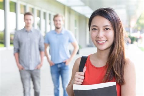 2020年菲律宾留学申请条件一览表