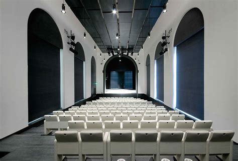 意大利那不勒斯美术学院的最新介绍