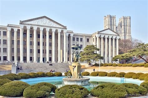 庆熙大学是韩国的著名高等学府