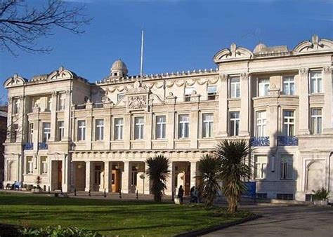 英国伦敦大学玛丽皇后学院本科及硕士预科简介