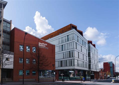 英国谢菲尔德哈勒姆大学今年9月将开设最新时尚管理课程