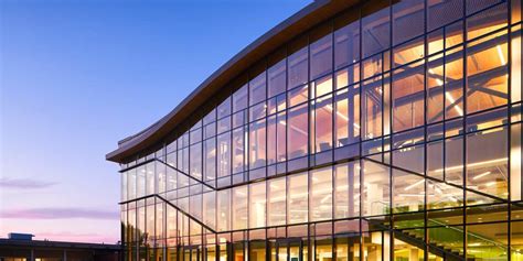 亚岗昆学院的概况