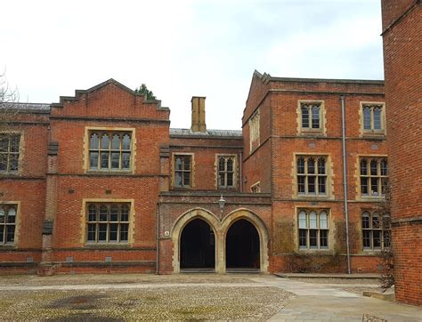 英国留学 温切斯特大学热门硕士课程介绍