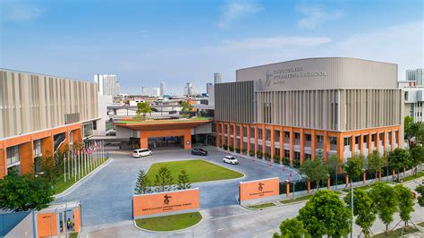 泰国艺术大学国际学院