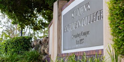 澳洲圣约翰圣公会学院是一所基督教男女混合学校