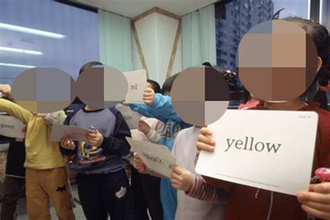 希腊幼儿园很多采取双语(希腊语&英语)教学