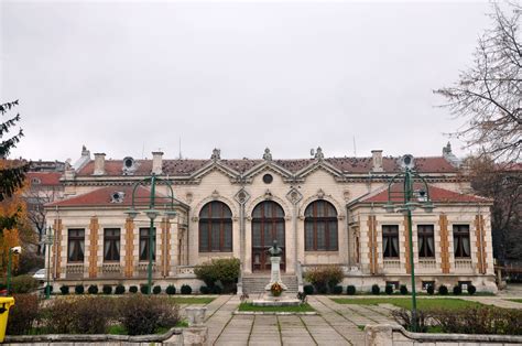 保加利亚留学 舒门大学的院校设置