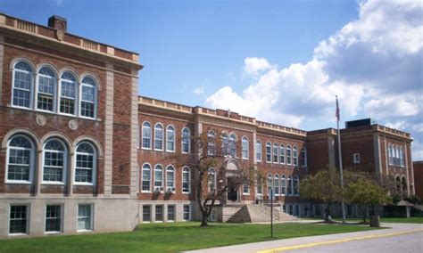 华盛顿大学旁边有什么比较好的高中吗？