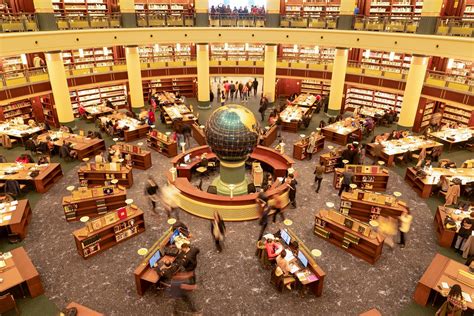 美国哪些学校服装设计比较强？