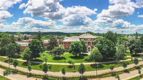 美国威斯康辛大学里弗福尔斯分校简介