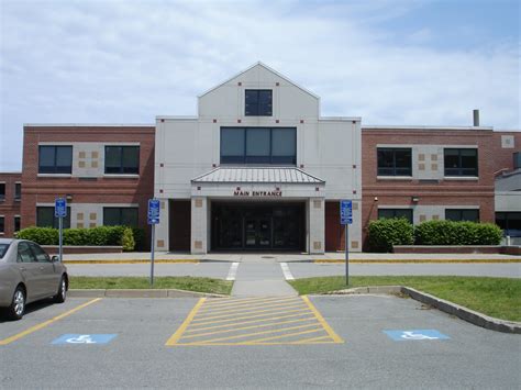 新西兰著名中学－麦克林斯中学