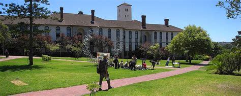 介绍美国罗兹学院的住宿条件