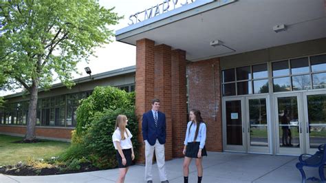 美国兰卡斯特圣玛丽高中简介