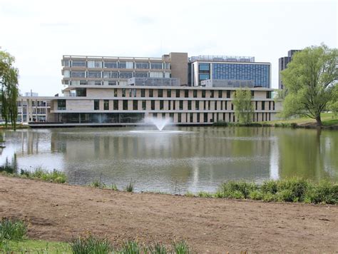 科尔切斯特英语学习中心大学解析