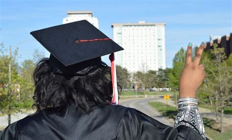 留学思特雅大学的申请条件
