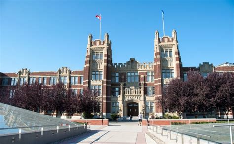 加拿大大学有几个入学时间