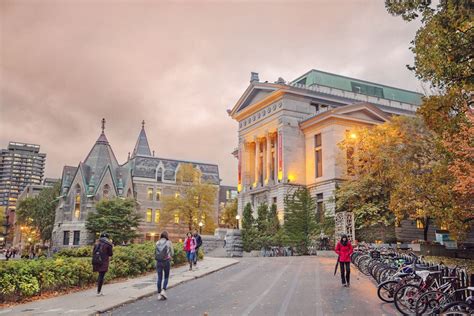一些加拿大大学的本科申请要求