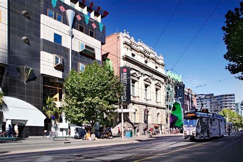 皇家墨尔本理工大学环球英语中心为学生提供学术英语课程