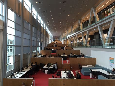 介绍荷兰斯坦德大学教育特色优势