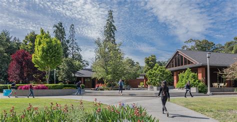 留学美国推介：加州多明尼克大学