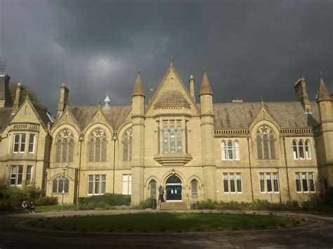 英国留学 布拉德福德大学是一所英国的老牌名校