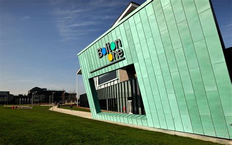 英国波尔顿大学院系及专业介绍