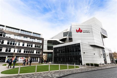 英国留学 贝德福德大学是合并的一所新兴大学