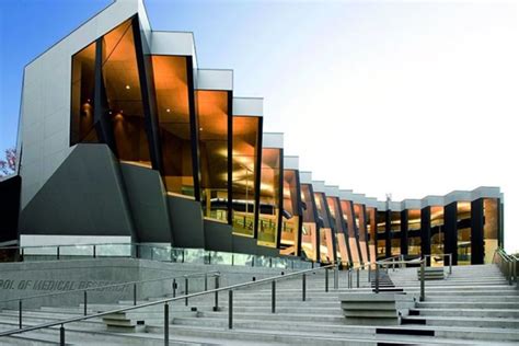 2011就读澳洲国立大学预科选好课程最关键