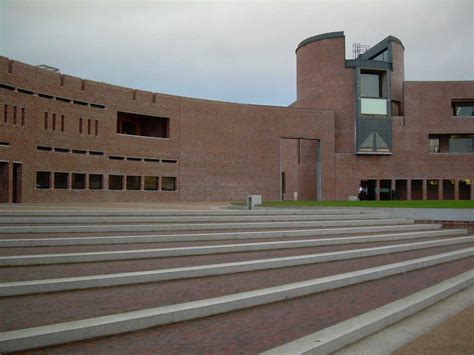 2011爱尔兰科克理工学院院系及专业设置介绍