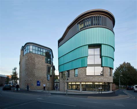 英国留学名校 安格利亚鲁斯金大学