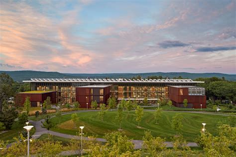 美国留学名校推荐 阿默斯特学院