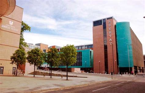 英国留学 阿伯泰邓迪大学入学要求解读