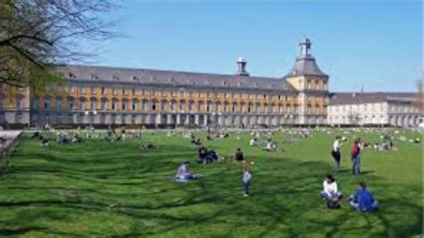 波恩大学是德国的着名高等学府之一