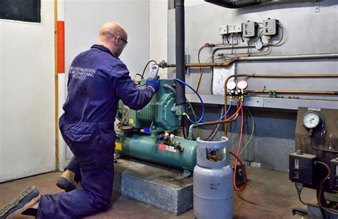 制冷和空调设备运用与维修