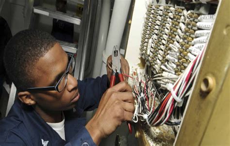 电气自动化设备安装与维修